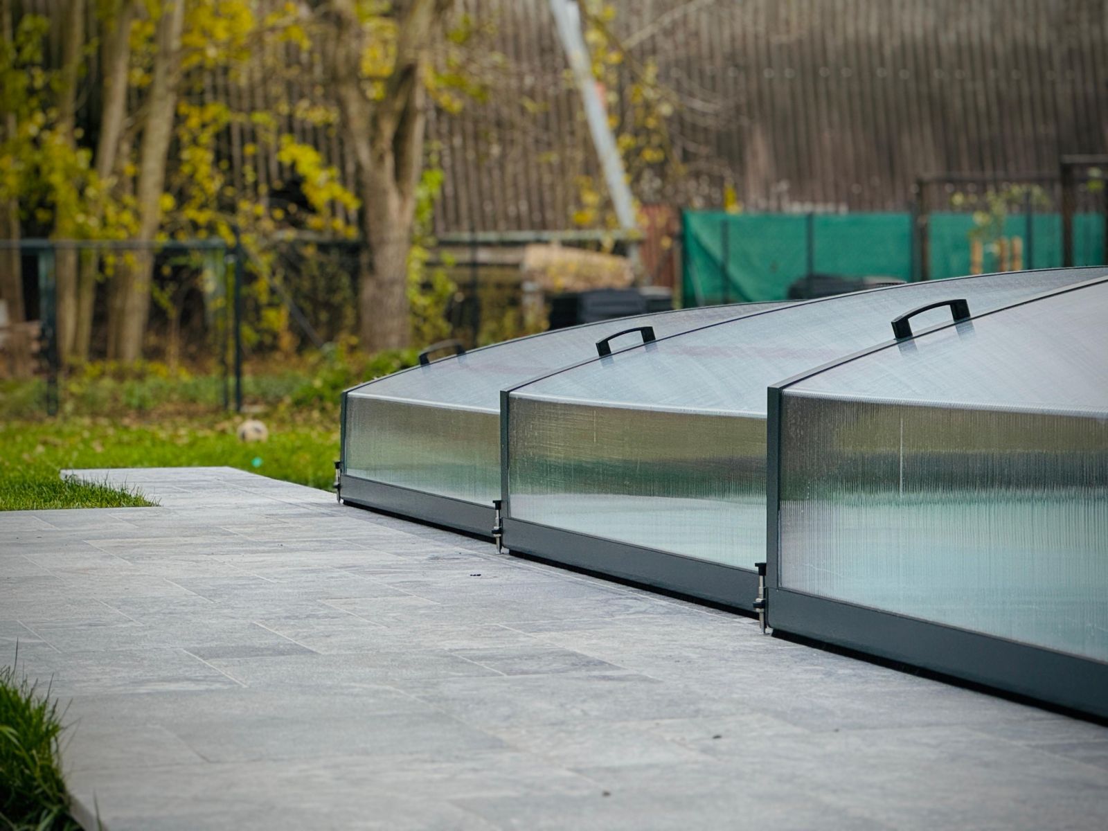 keramika dlažba kolem bazénu